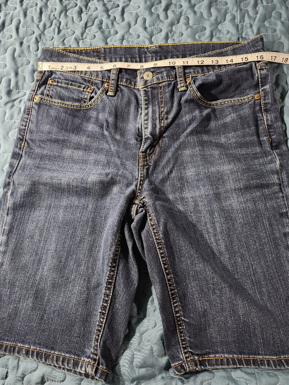 NWOT Levi's Denim Shorts - Classic Fit